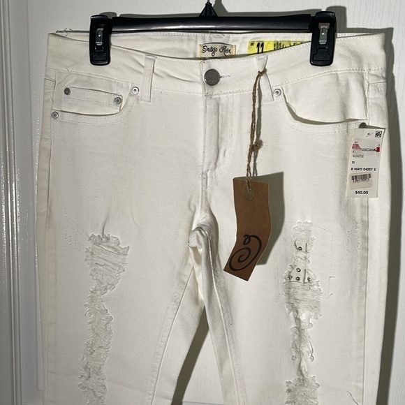 Indigo Rein Skinny Distressed Jeans Woman’s Size 11 NWT - Picture 12 of 17